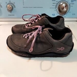 KURU Women's Sneakers in Gray with Purple Accents Size 9.5 Wide